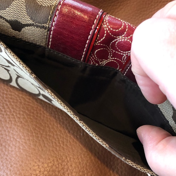 COACH Hampton Signature C Canvas and Red Crimson TriFold Wallet Vintage Rare - Picture 7 of 13